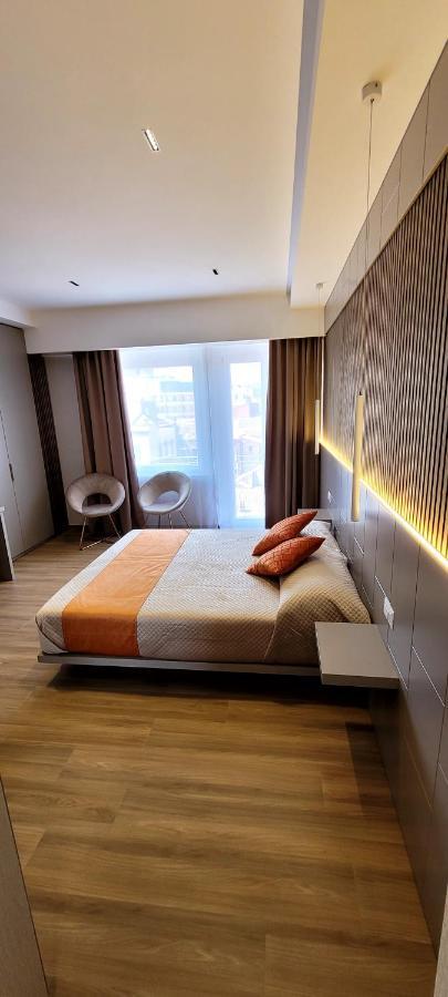 Th Luxury